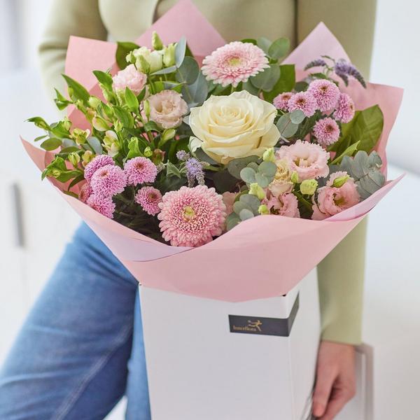 Florist Design Hand-tied Pastels